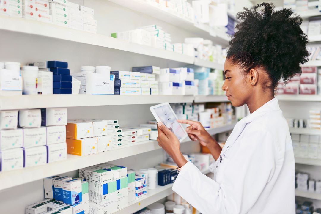 Specialty vs. Retail Pharmacy: What's the Difference? 